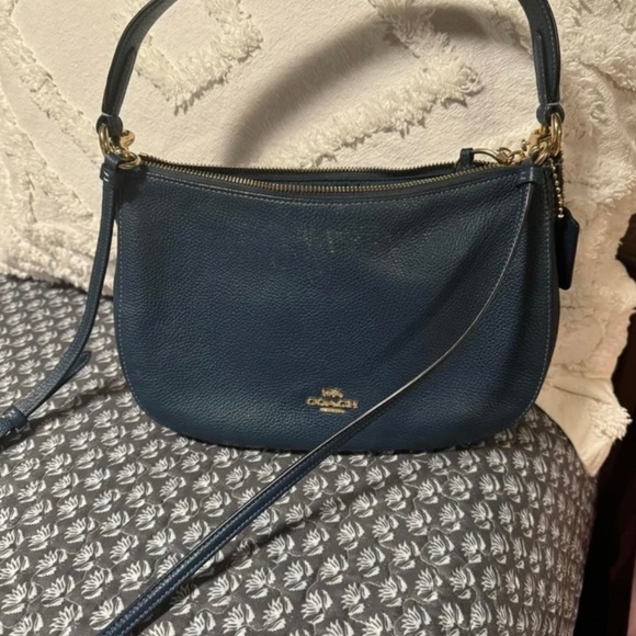 Coach Handbags - Coach Sutton crossbody bag